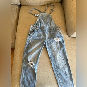 Forever 21 Los Angeles overall jeans - Lightwash fit women’s size 28